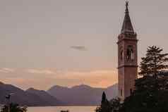 美丽的日落视图海岸肮脏的湾尤斯塔斯的教堂村善良黑山共和国教堂咽鼓位于善良肮脏的黑山共和国