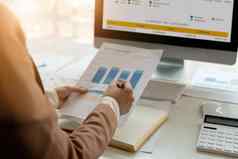 业务会计规划策略分析金融文档报告业务会计计算器概念