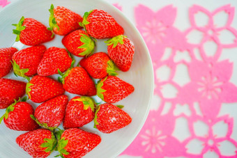 冻草莓白色菜