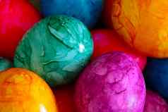 前视图色彩斑斓的美丽的复活节鸡蛋