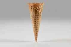 空脆皮晶片锥冰奶油孤立的白色概念食物对待模型模板广告设计关闭