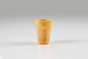 空似烤面包片的晶片杯冰奶油孤立的白色概念食物对待模型模板广告设计关闭