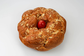 <strong>措</strong>雷基传统的希腊复活节面包