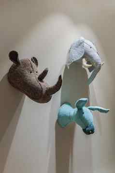 缩绒动物玩具挂墙头驴犀牛大象灰色的墙模拟奖杯狩猎孩子们的房间