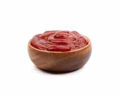 新鲜的番茄番茄酱木碗白色背景