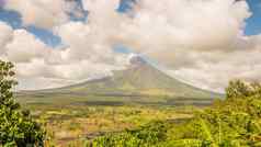 马荣火山黎牙实比菲律宾马荣火山活跃的火山不断上升的米海岸海湾上校