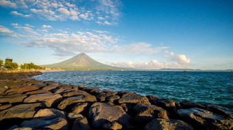 黎牙实比城市吕宋岛菲律宾山马荣火山织机城市每天生活