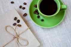 绿色杯咖啡咖啡豆子古董笔记本