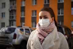 拍摄女孩面具街封锁科维德流感大流行