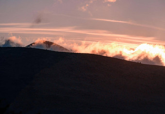 佩特<strong>山</strong>早....雾阴<strong>山</strong>范围黎明神<strong>奇</strong>的<strong>山</strong>乌克兰