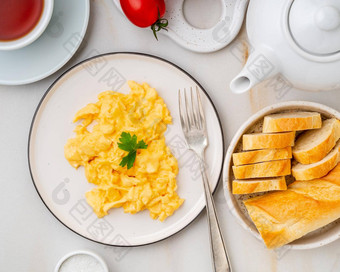 炒鸡蛋煎蛋早餐煎鸡蛋
