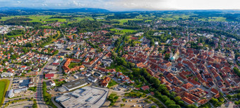 脸颊阿尔高德国7月全景空中视图无人机古老的历史中世纪的小镇脸颊德国