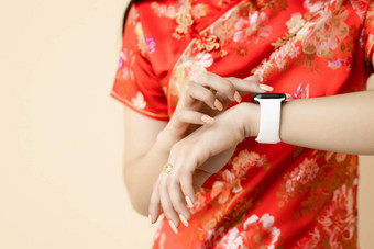 中国青少年聪明的小工具智能<strong>手表</strong>活动跟踪器数字技术礼物中国人一年节日概念