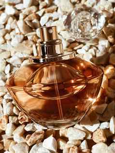 flacon香水奢侈品香味玻璃瓶石头背景美产品