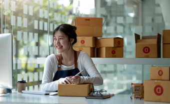 亚洲小业务企业家锻造写作地址纸板盒子工作场所小业务企业家锻造工作盒子首页