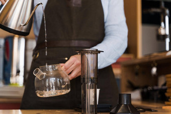 aeropress咖啡替代使咖啡师咖啡馆咖啡师<strong>倒热水</strong>能使aeropress咖啡特殊的设备