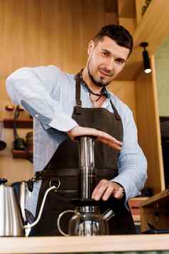 aeropress咖啡咖啡师新闻设备咖啡滴倒troughtaeropress能替代咖啡酝酿方法
