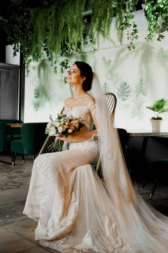 新娘婚礼衣服新娘面纱座位时尚椅子咖啡馆广告社会网络婚礼机构新娘沙龙