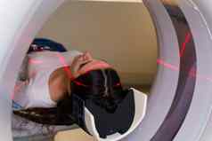 红色的射线扫描女孩扫描肺纵膈腔器官检查条件船只气管支气管女人
