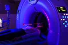 关节诊所蓝色的颜色红色的扫描激光电脑诊断受伤炎症营养不良的联合疾病女孩
