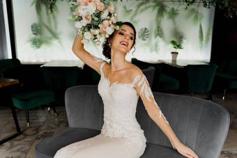 新娘婚礼衣服新娘面纱座位时尚椅子咖啡馆广告社会网络婚礼机构新娘沙龙