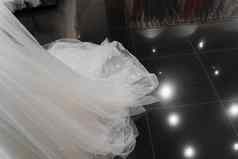 布婚礼礼服使丝绸雪纺薄纱花边美丽的白色奶油新娘衣服衣架婚礼沙龙珍珠晶体吊坠袖子婚礼衣服