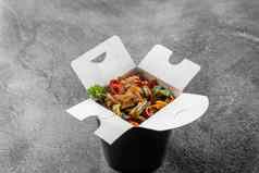 锅盒子大米面条黑色的食物容器快食物交付服务外卖中国人街餐