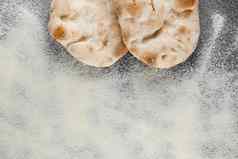 面团面粉平萨罗马scrocchiarella美食意大利厨房传统的菜意大利食物交付比萨 店