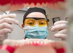 牙医清洁口内部视图内部视图口检查牙医女牙医检查病人牙医检查口牙医清洁牙齿