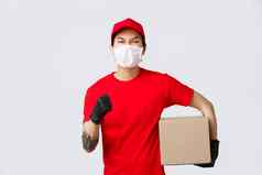 交付货物事自信亚洲交付的家伙红色的统一的帽t恤提高手鼓励的地方订单持有盒子帕查奇穿医疗面具手套