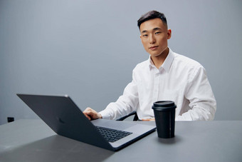 商人乏力情绪移动PC工作咖啡桌面生活方式
