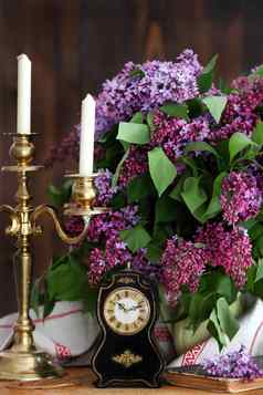 淡紫色花束陶瓷壶淡紫色刷锻造蜡烛持有人蜡烛生活