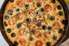 完全一样披萨长柄平底煎锅意大利平面包西红柿橄榄迷迭香木表格