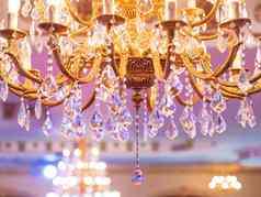 豪华的复古的吊灯金漩涡电光灯泡蜡烛大灯大公共大厅成形风格