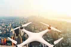 无人机数字相机飞行现代城市日落