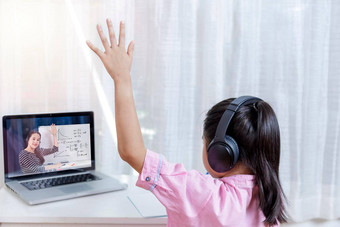 亚洲女孩学生学习互联网在线类学校老师duling科维德爆发男人。教学数学白板自主学习学习首页概念