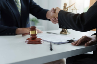 法律咨询协议合同律师律师摇手同意客户的提供聘请了战斗方法院
