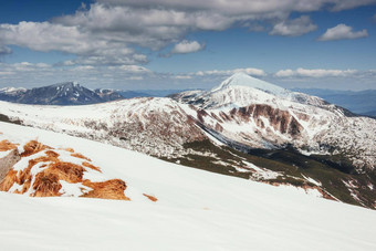 春<strong>天山</strong>景观<strong>雪山</strong>