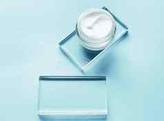 脸奶油保湿霜Jar玻璃薄荷背景美产品护肤品化妆品科学