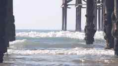 木水晶码头桩海洋海滩水波加州美国