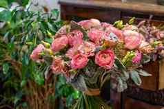 美丽的多色的花束混合玫瑰花商店新鲜的减少花