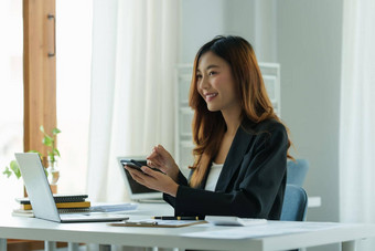 女商人完成琪琪在线银行程序订单开放数字储蓄<strong>账户</strong>定义网络<strong>安全</strong>