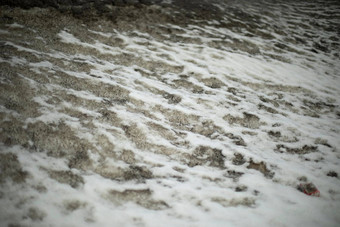 脏雪一边路雪融化沥青情况路<strong>降水</strong>