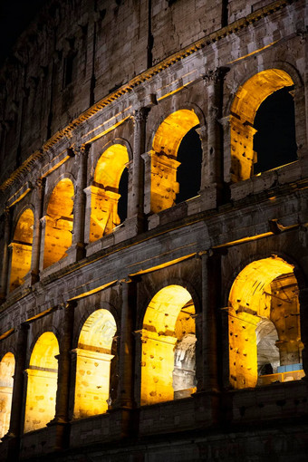 罗马圆形大剧场罗马晚上