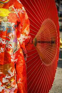 红色的日本人服装
