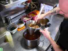 烹饪菌株食物能准备品尝菜单餐厅