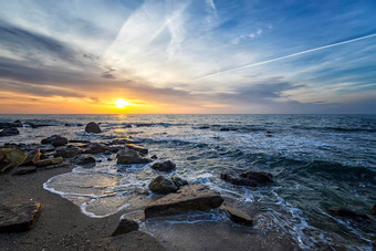 一流的海景<strong>观色</strong>彩斑斓的日落日出水平视图