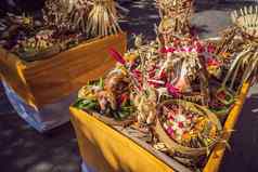 吩咐火葬塔传统的巴厘岛的雕塑恶魔花中央街乌布岛巴厘岛印尼准备即将到来的火葬仪式