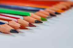 颜色铅笔复制空间孤立的白色背景教育框架概念