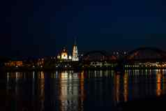 夜间活动的图像通道河城市桥房子路灯结束钟楼城市大教堂